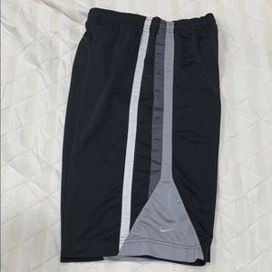 Nike Boys Black Basketball Shorts XL